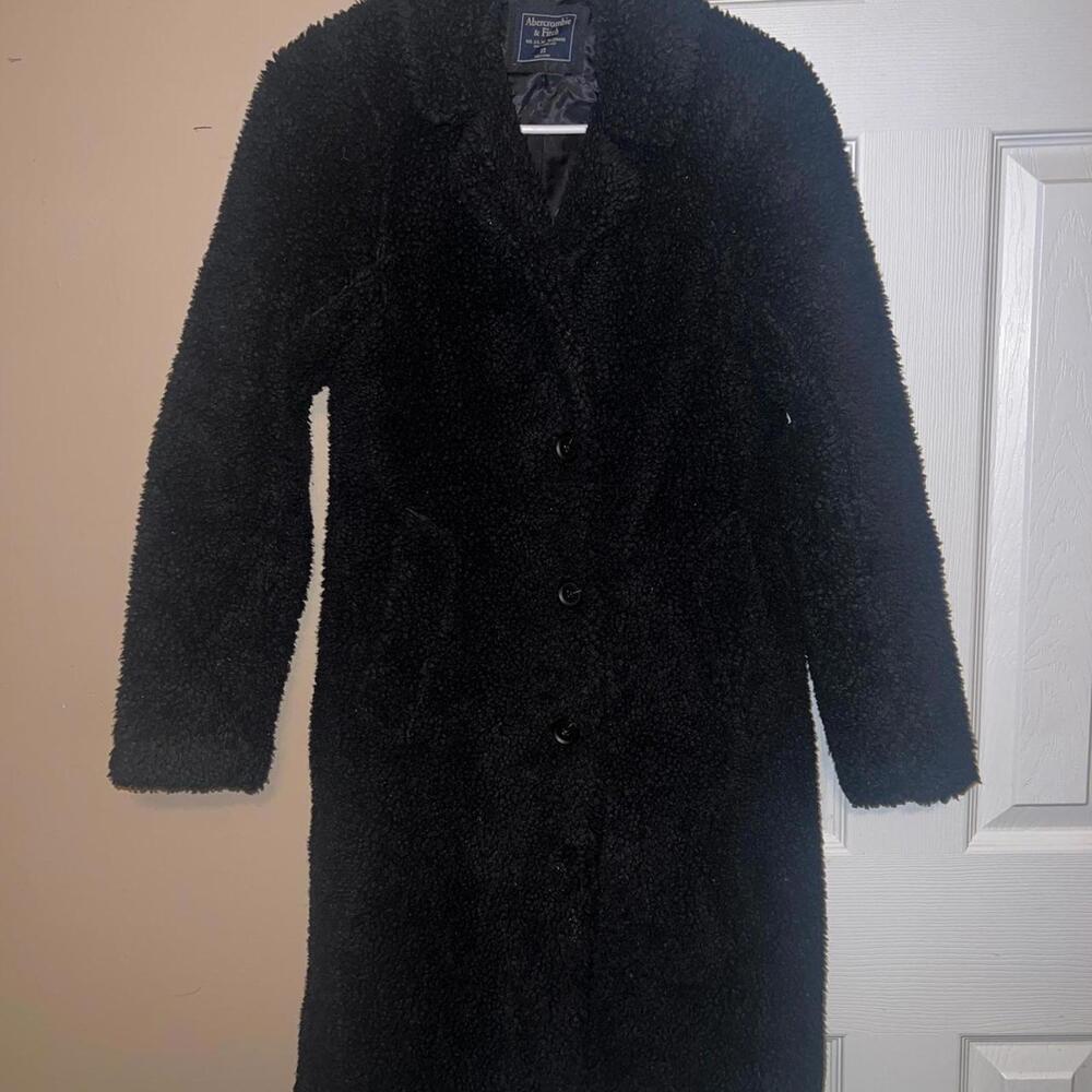 Abercrombie & Fitch black faux fur teddy coat. Size XS #fauxfur #wintercoat